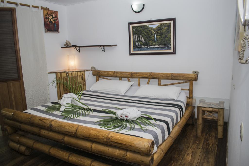 Hotel Bugabutik Puerto Viejo de Talamanca Dış mekan fotoğraf